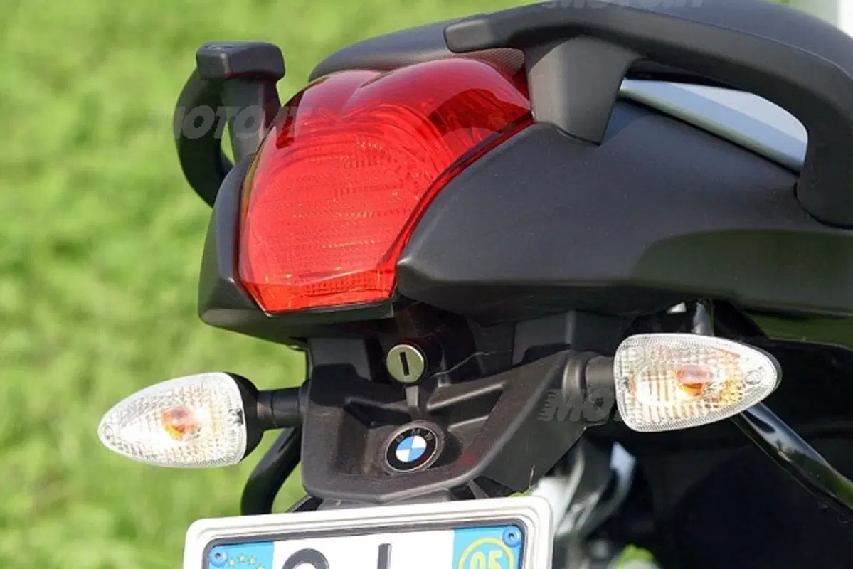 BMW K 1200 R (11)