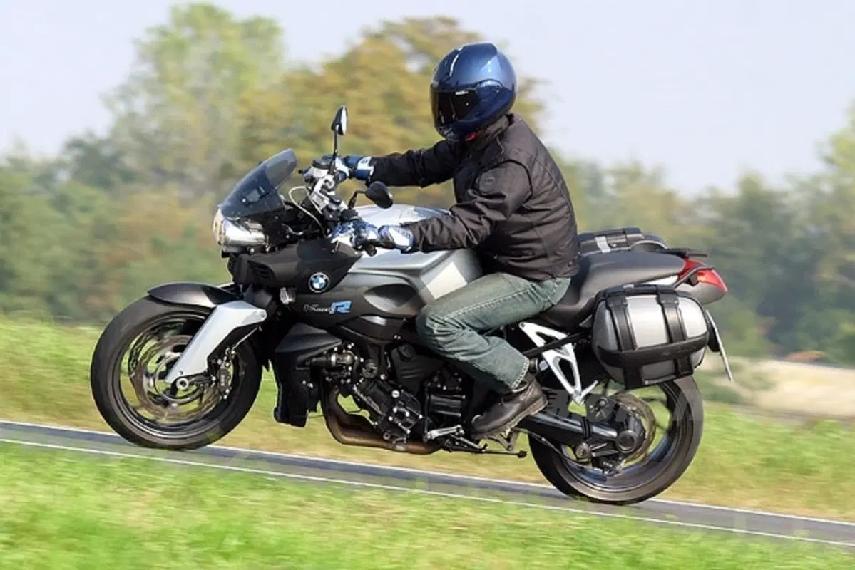 BMW K 1200 R (13)