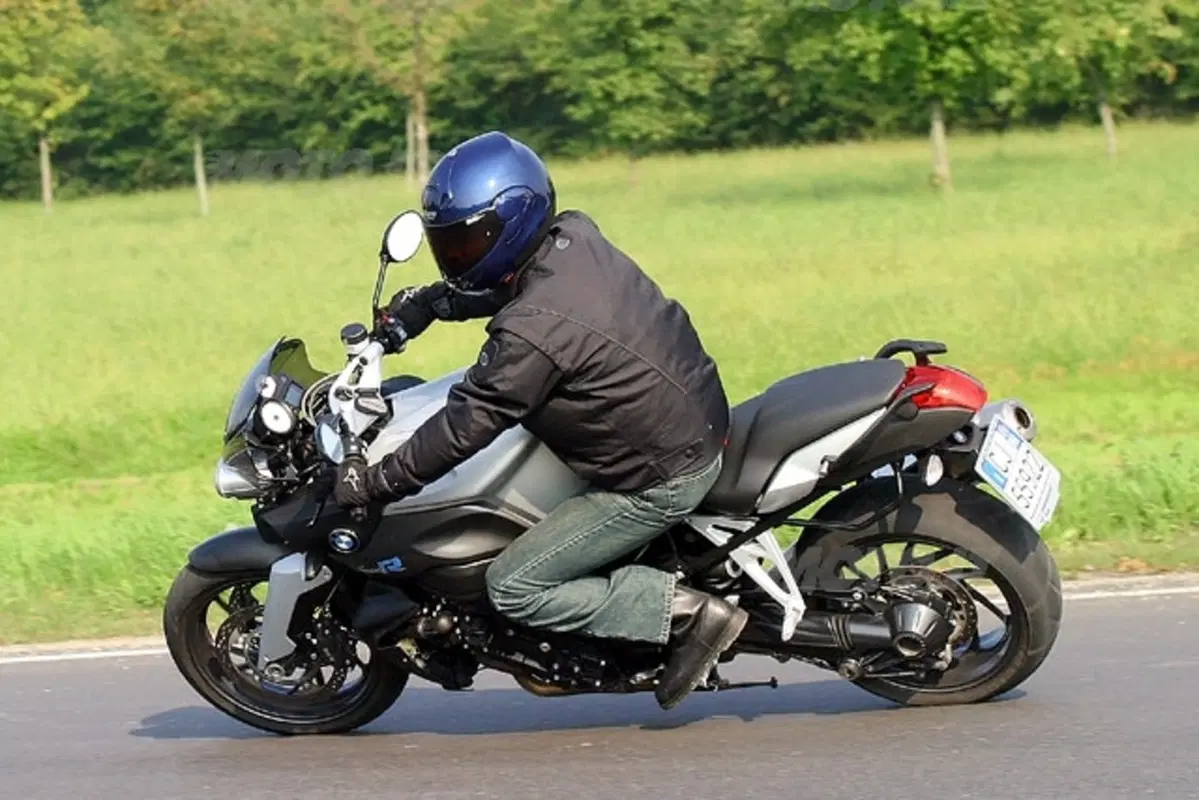 BMW K 1200 R (16)