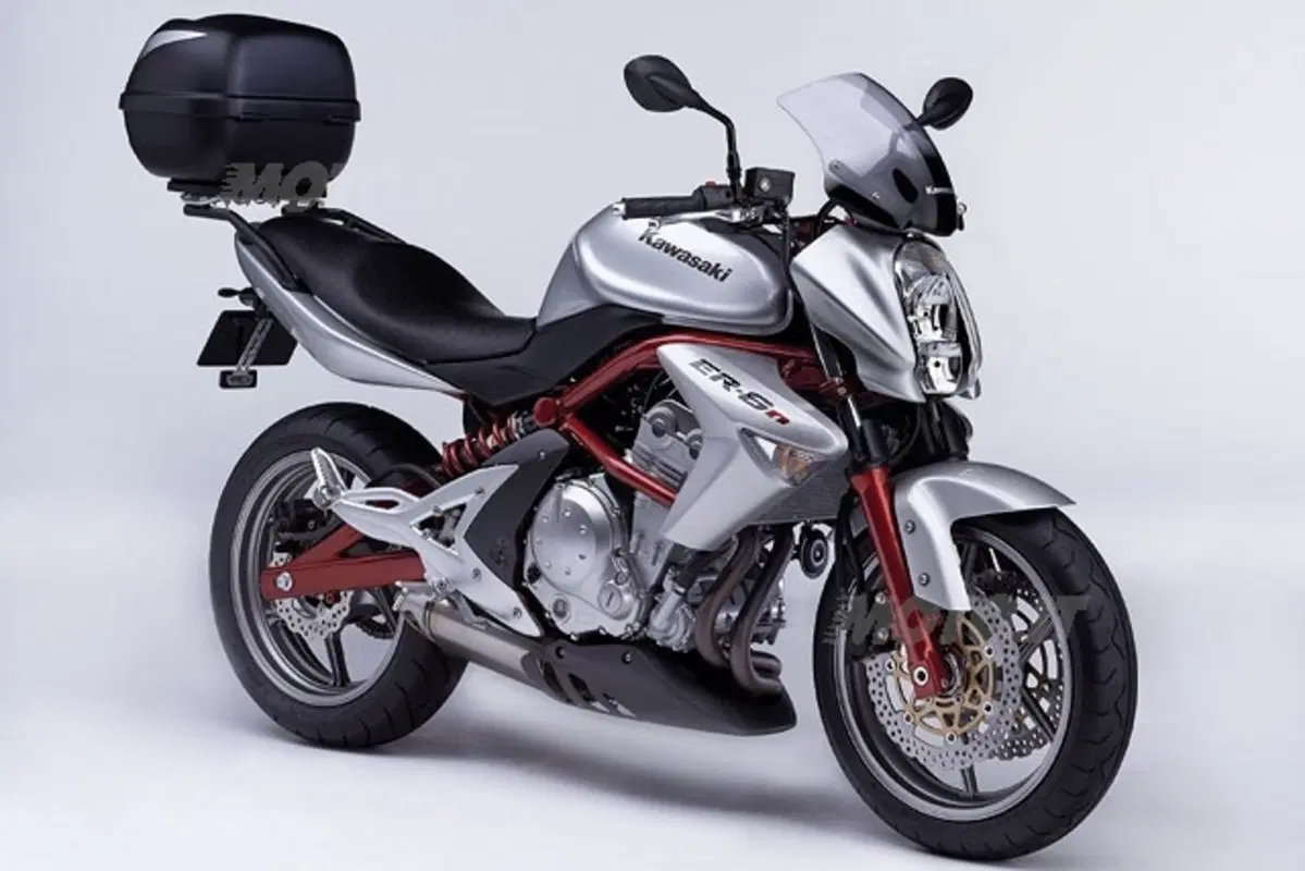 KAWASAKI ER-6n (11)