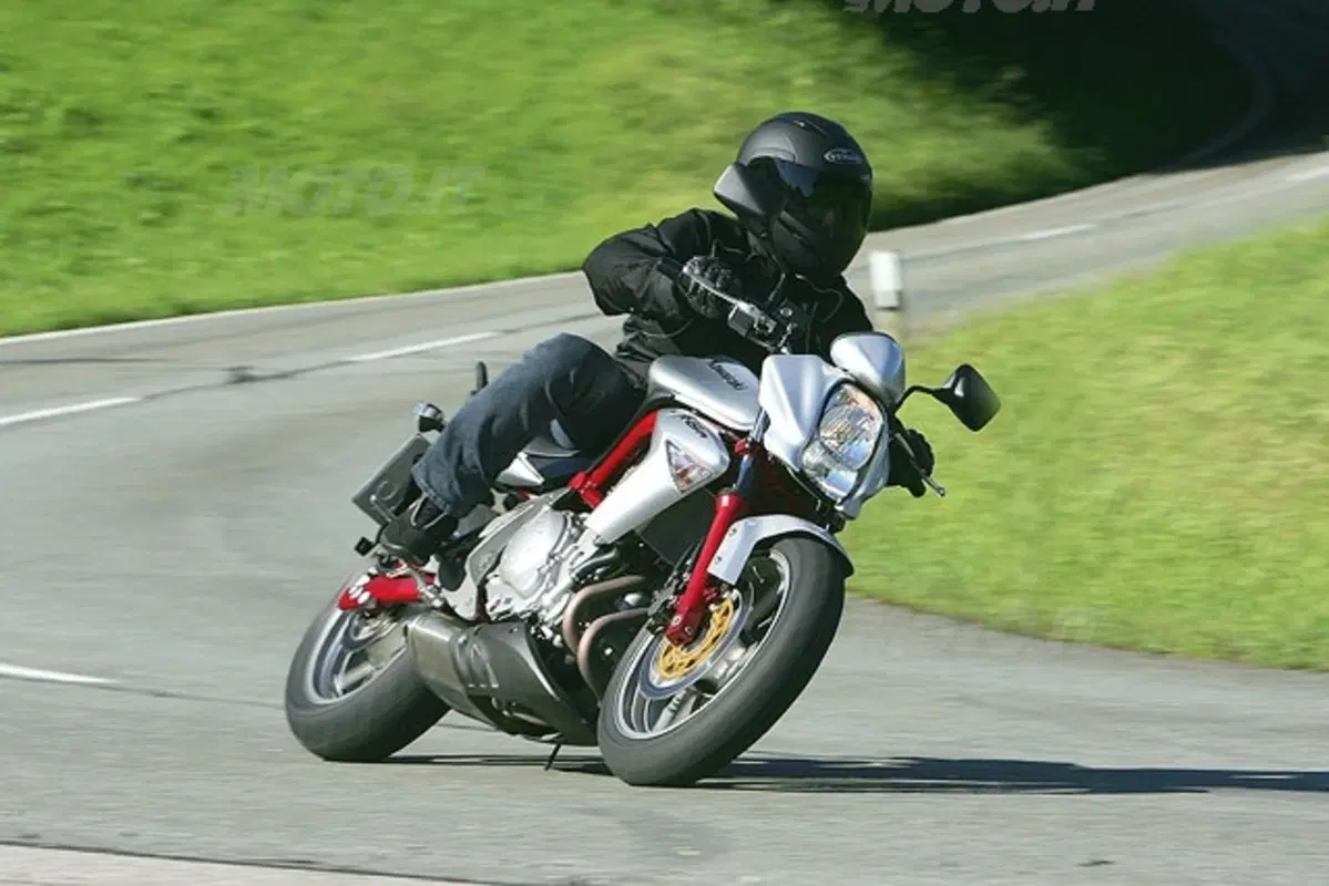 KAWASAKI ER-6n (14)