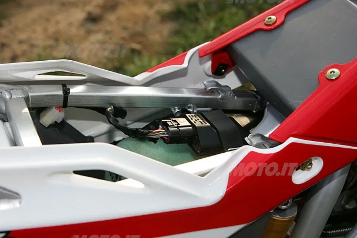 HUSQVARNA 2006 (11)