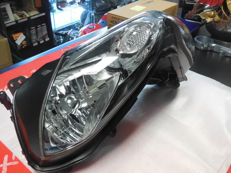 Fanale anteriore originale per Kawasaki ZX10 R 200 (2)