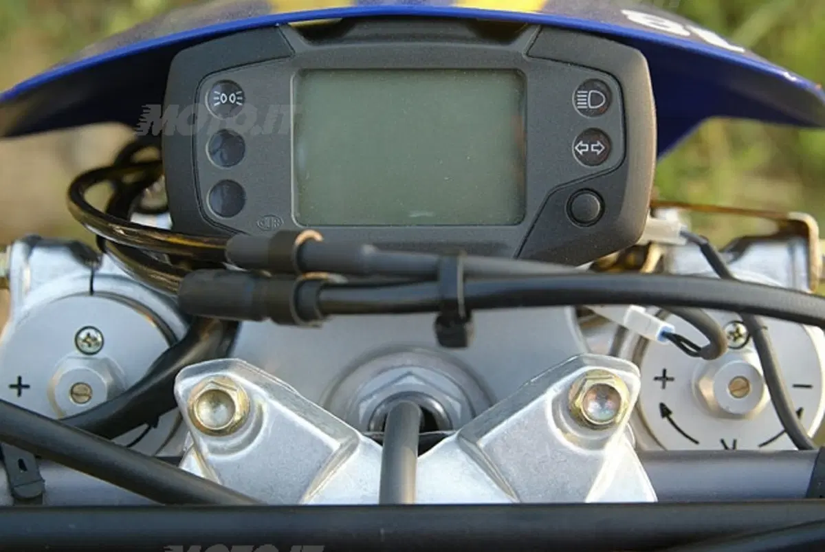 HUSQVARNA 2006 (18)