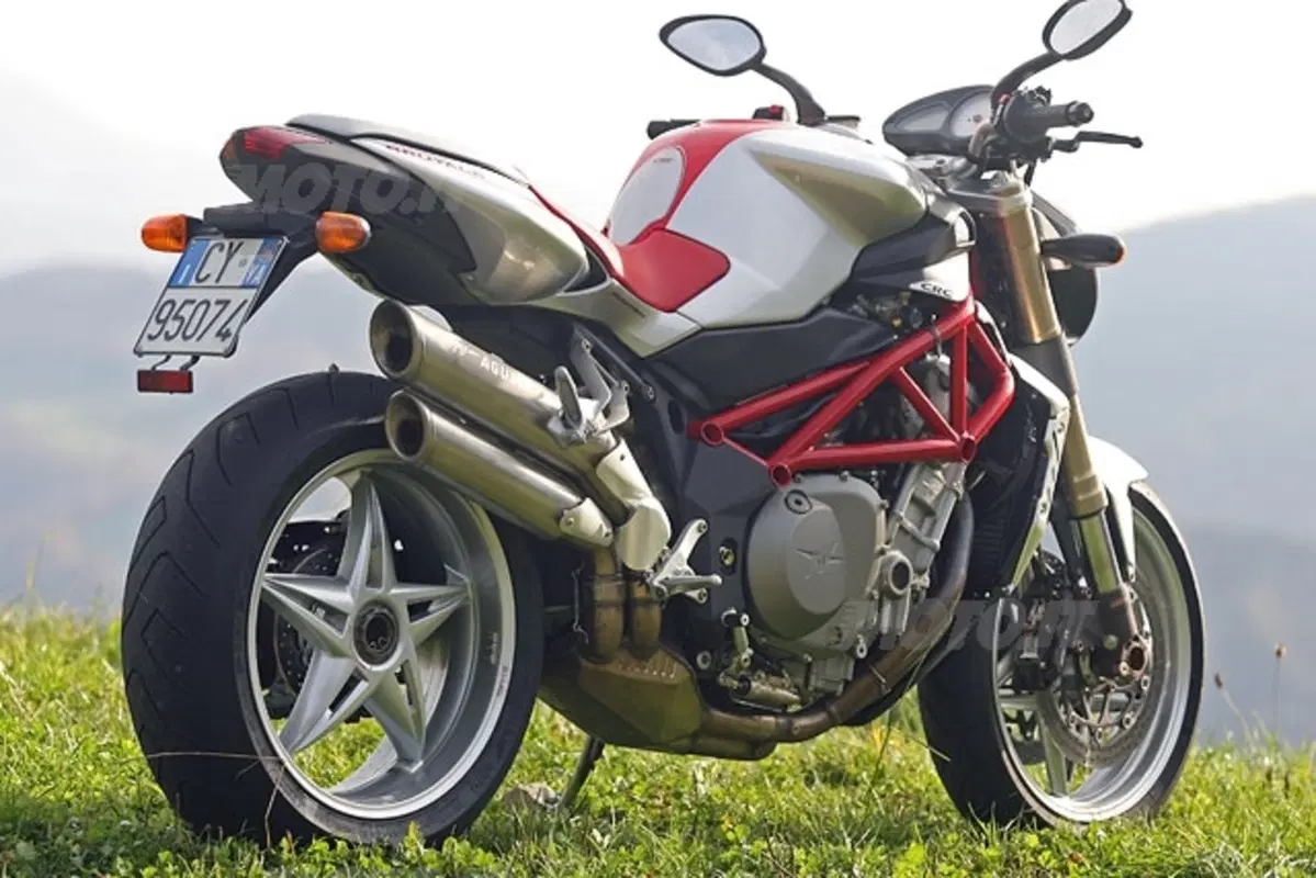 MV AGUSTA Brutale 910 S (3)