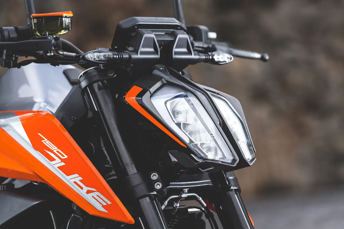 KTM 790 Duke. Media ready to race