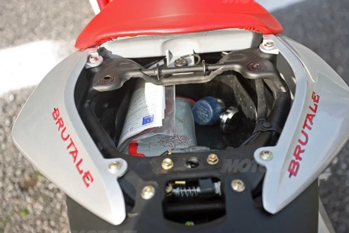 MV AGUSTA Brutale 910 S (10)