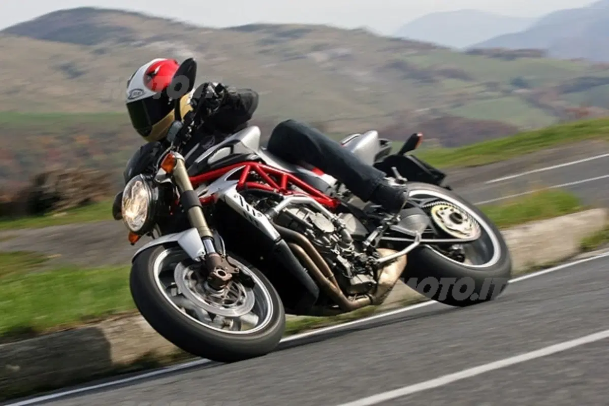 MV AGUSTA Brutale 910 S (11)