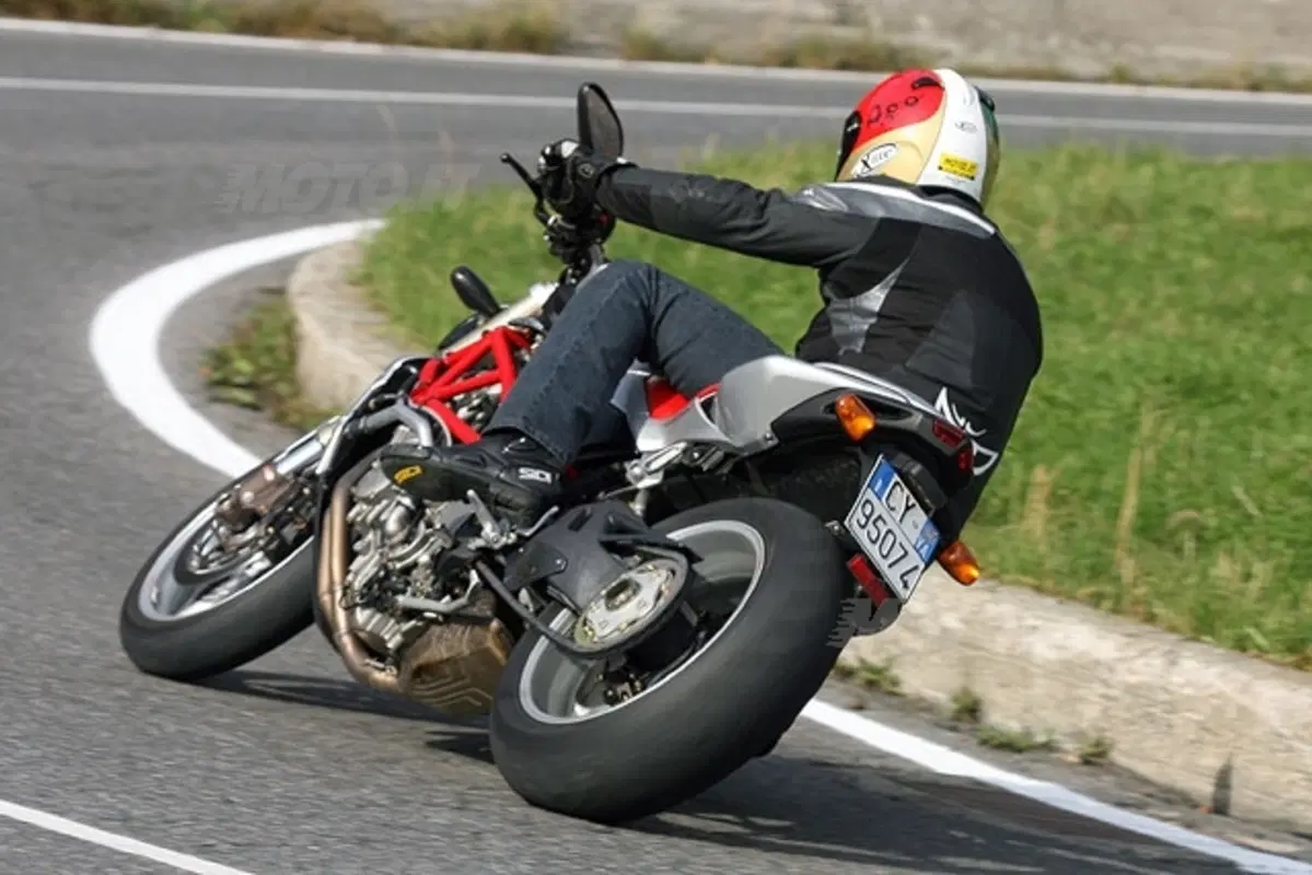 MV AGUSTA Brutale 910 S (12)
