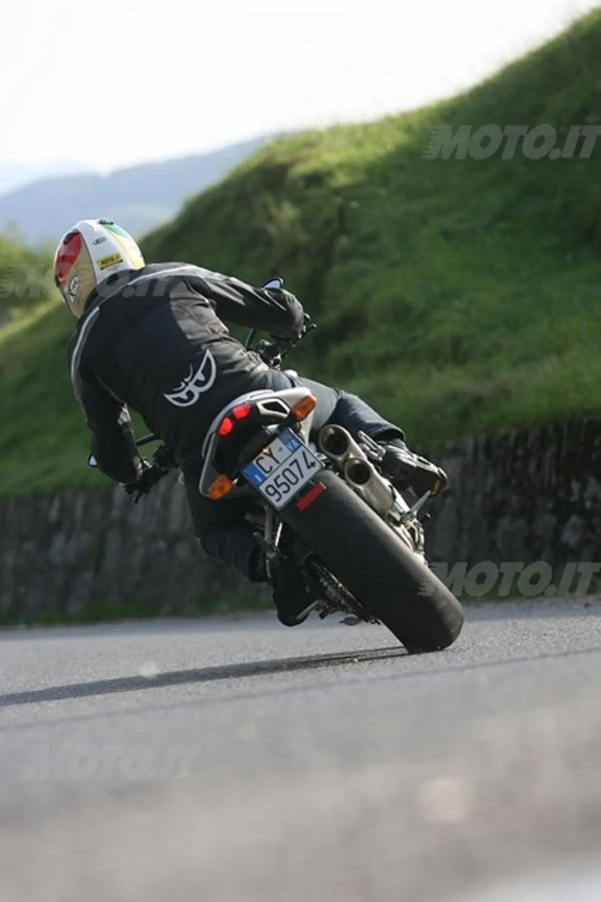 MV AGUSTA Brutale 910 S (13)