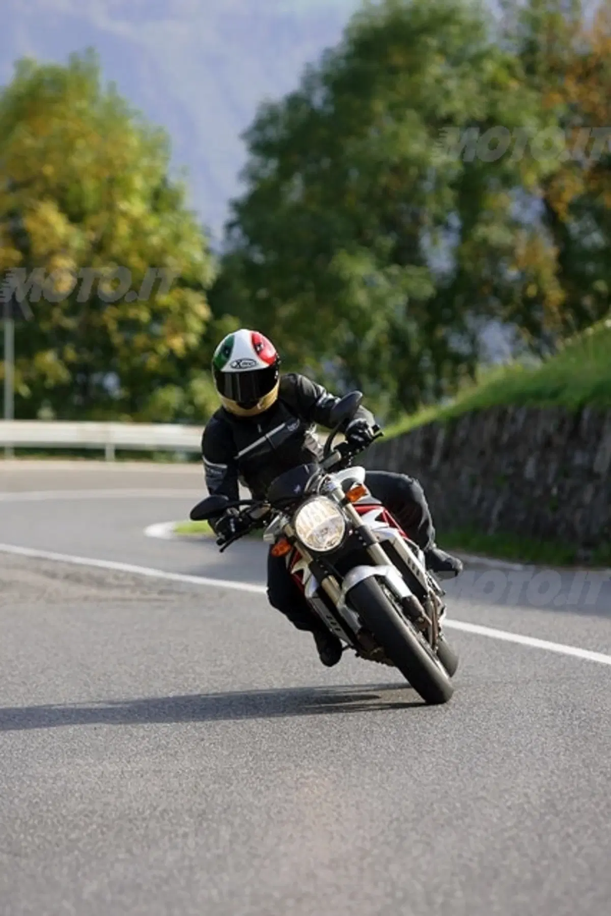 MV AGUSTA Brutale 910 S (17)
