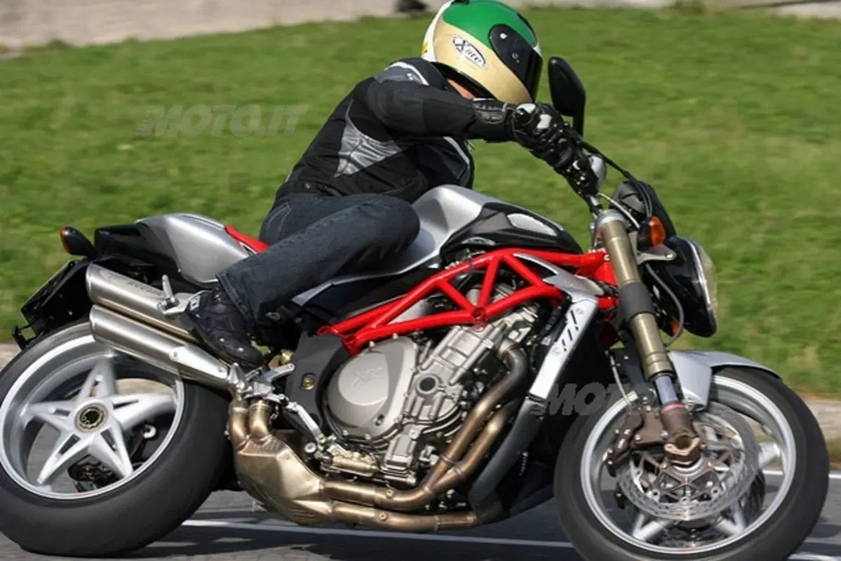 MV AGUSTA Brutale 910 S (18)
