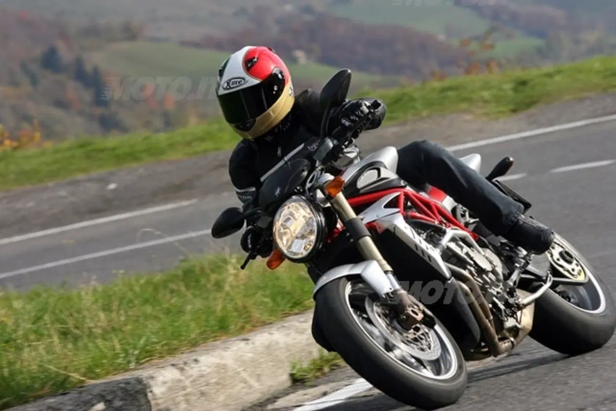 MV AGUSTA Brutale 910 S (19)
