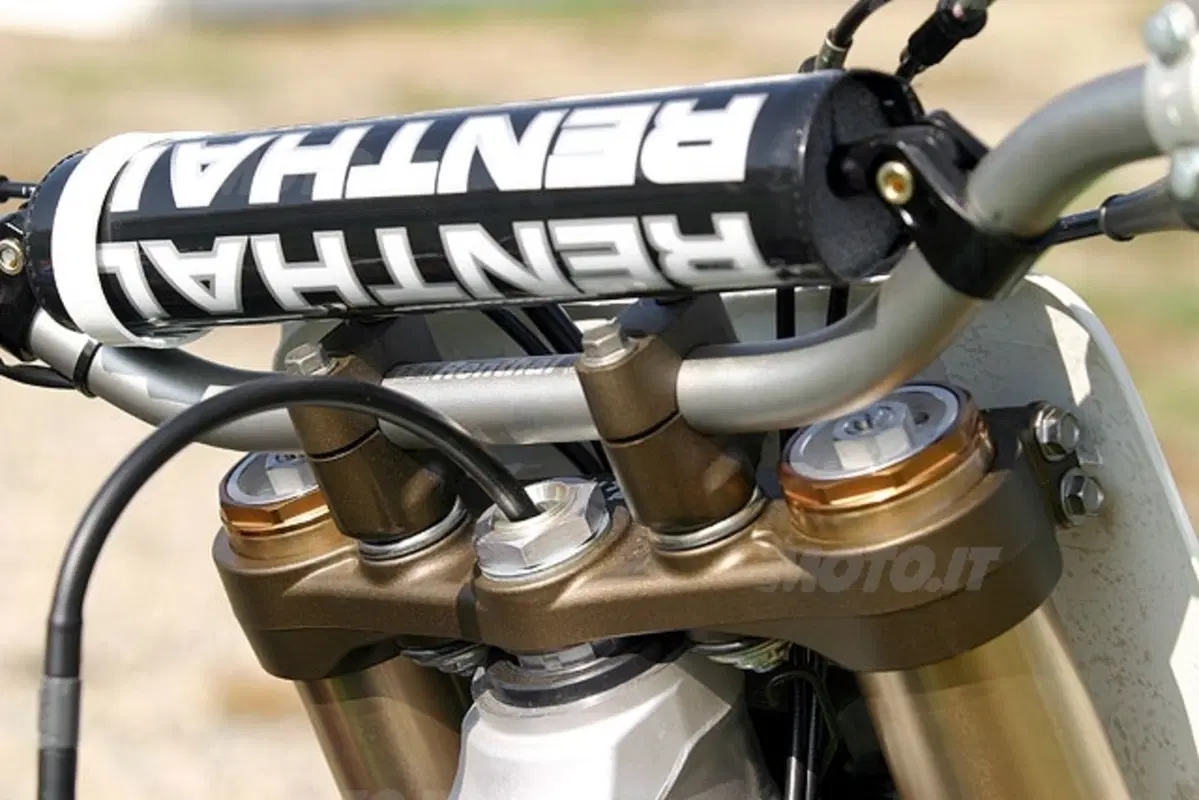 KAWASAKI KX450F - KX250F 2006 (12)