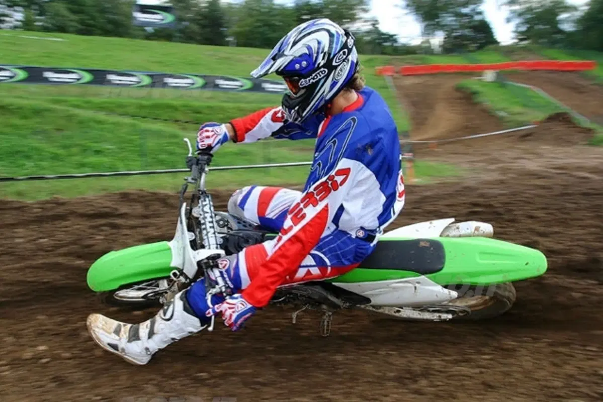 KAWASAKI KX450F - KX250F 2006 (21)