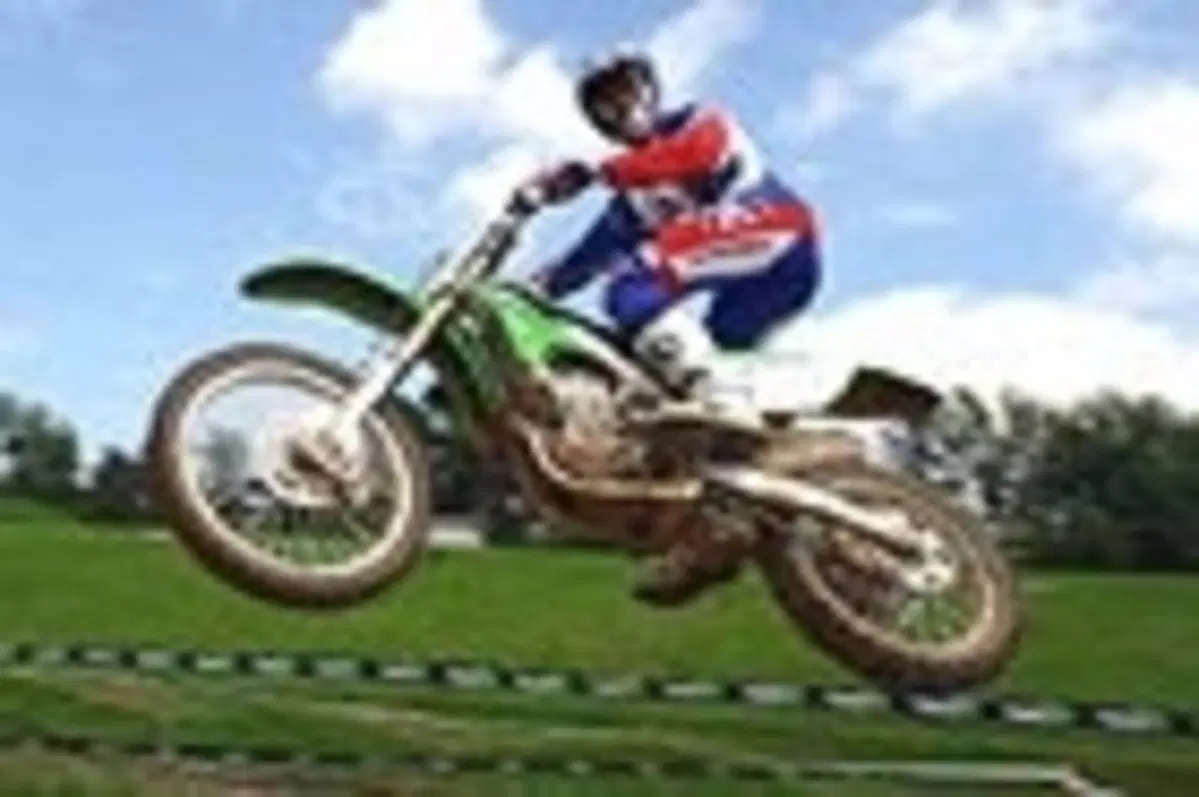 KAWASAKI KX450F - KX250F 2006 (24)