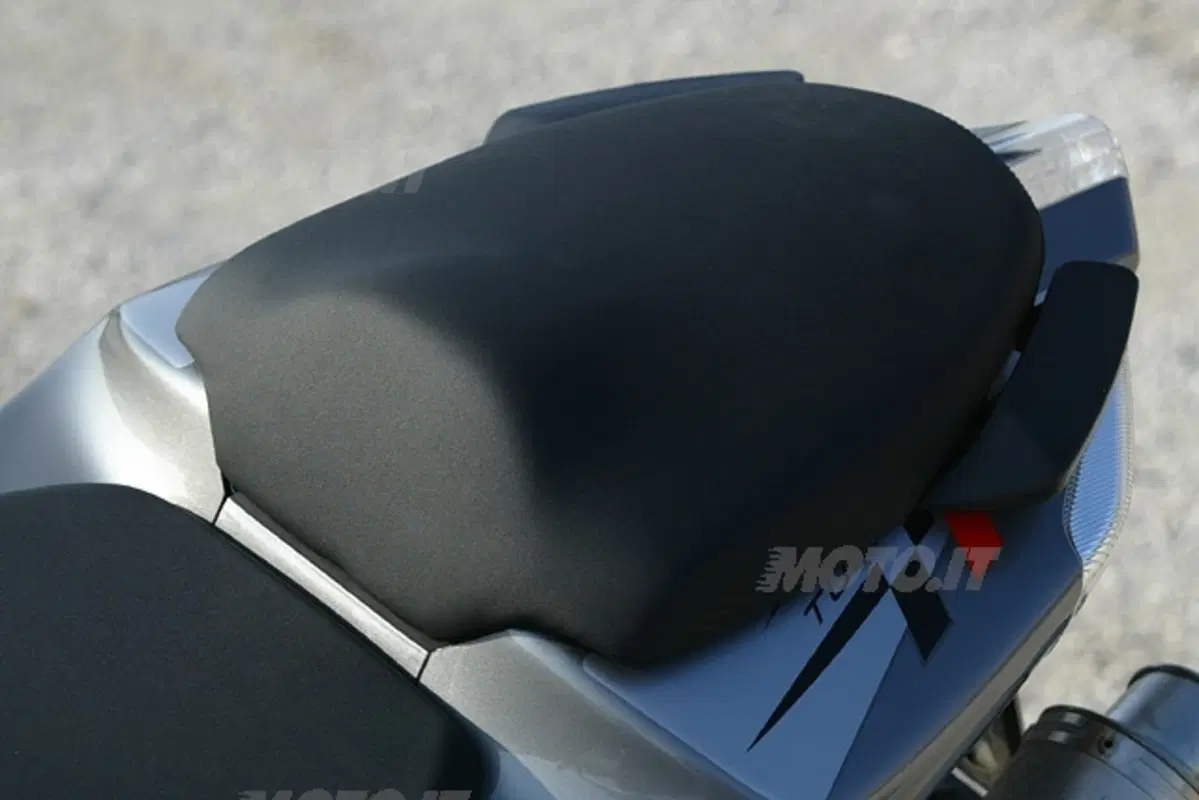 APRILIA Tuono 1000 R (11)