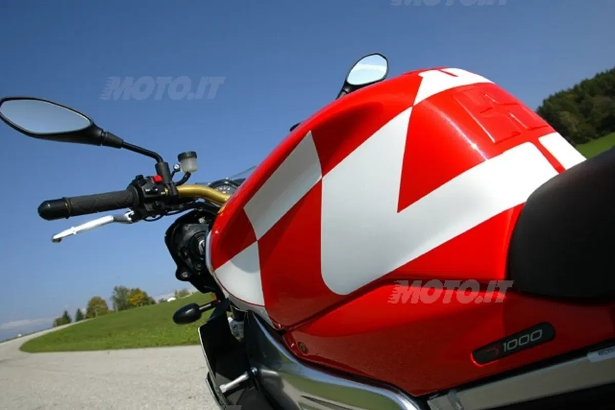 APRILIA Tuono 1000 R (13)