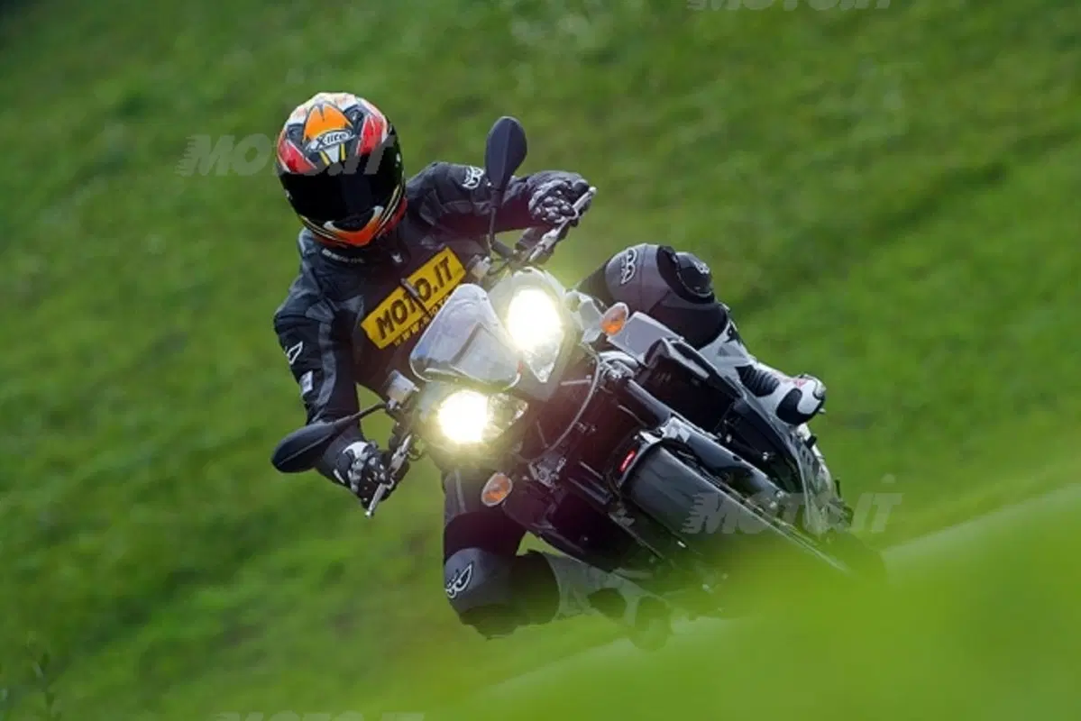 APRILIA Tuono 1000 R (17)