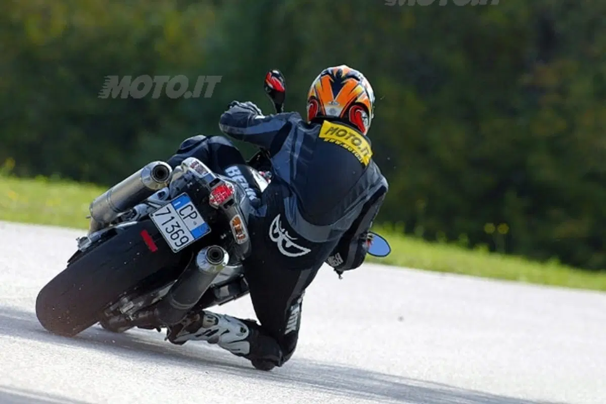 APRILIA Tuono 1000 R (19)