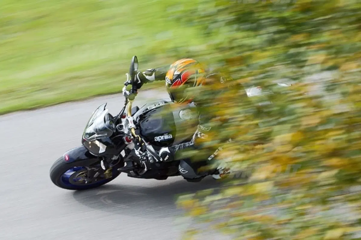 APRILIA Tuono 1000 R (20)