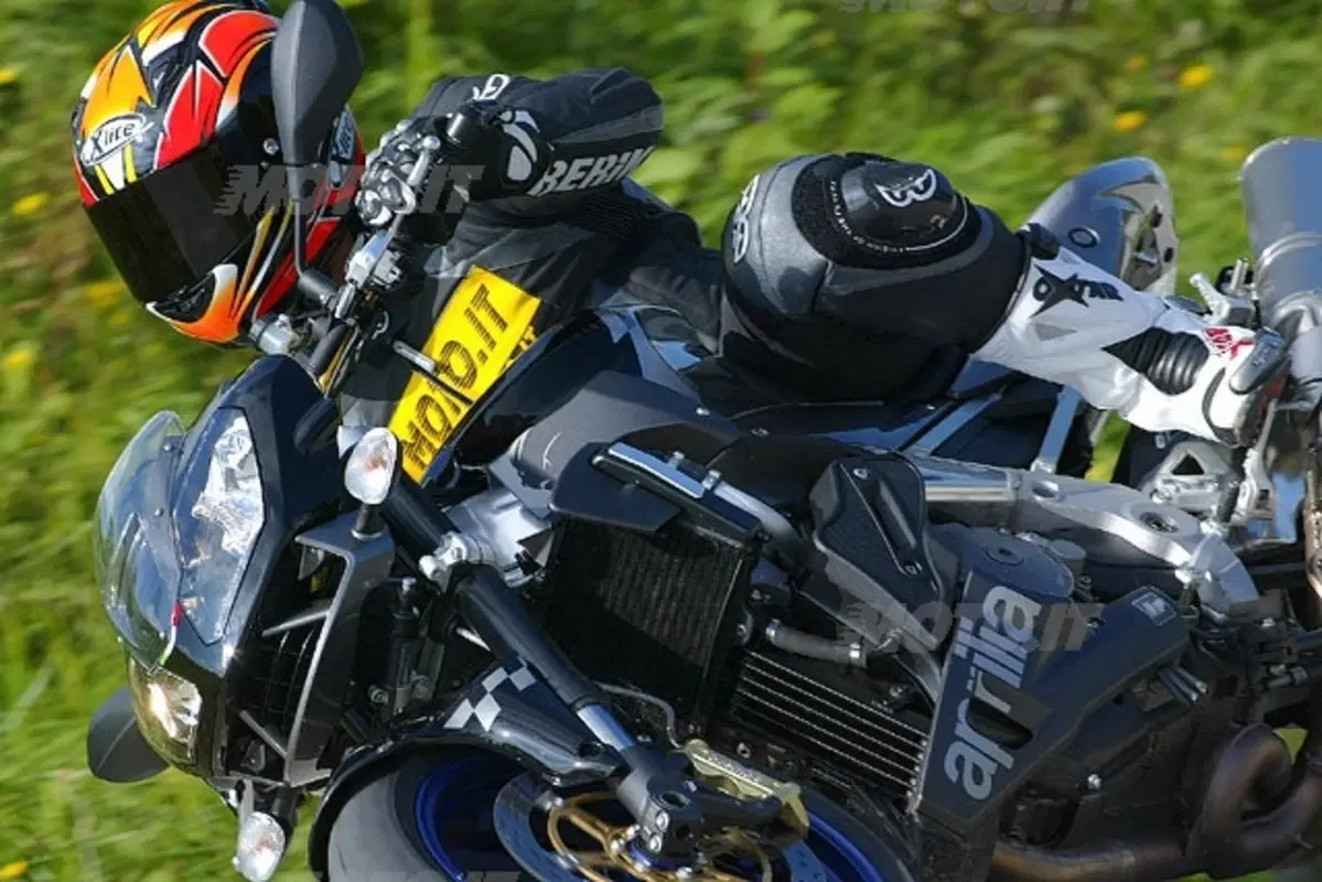APRILIA Tuono 1000 R (26)