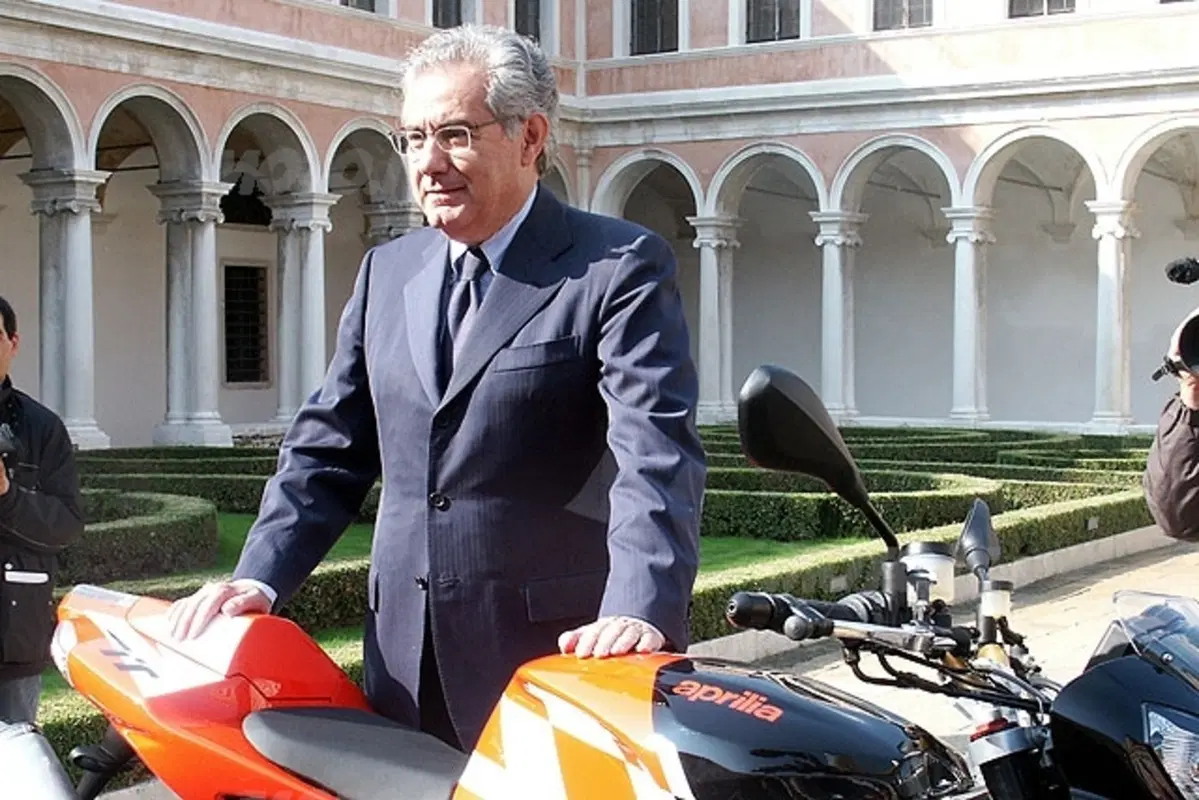 APRILIA Tuono 1000 R (28)