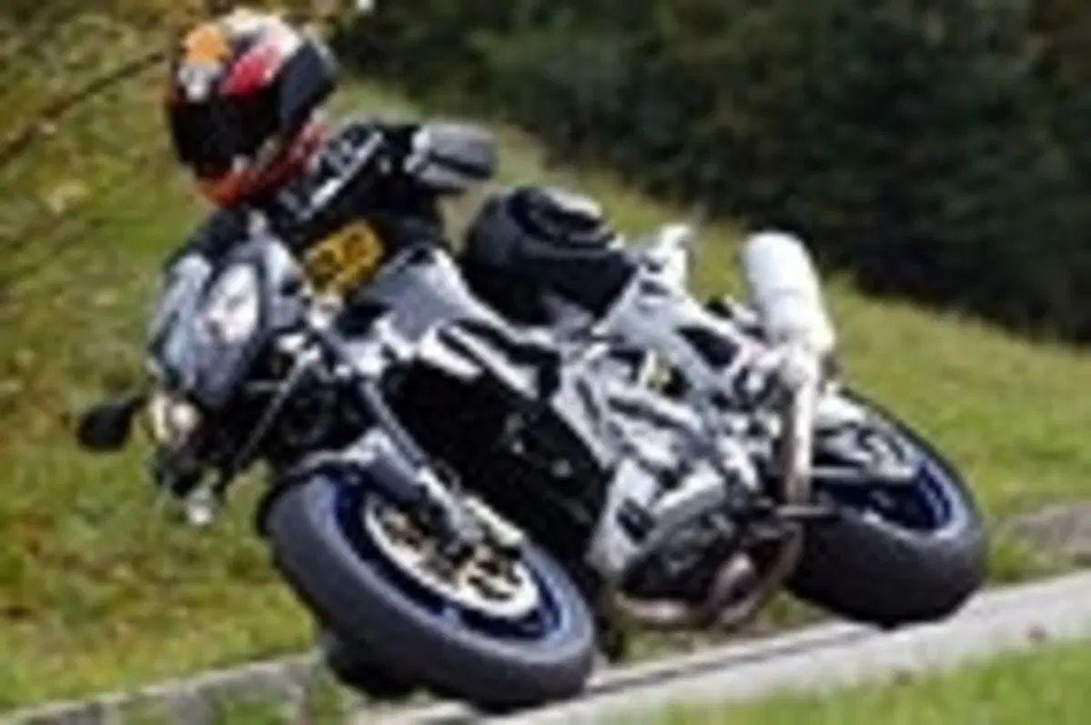 APRILIA Tuono 1000 R (29)