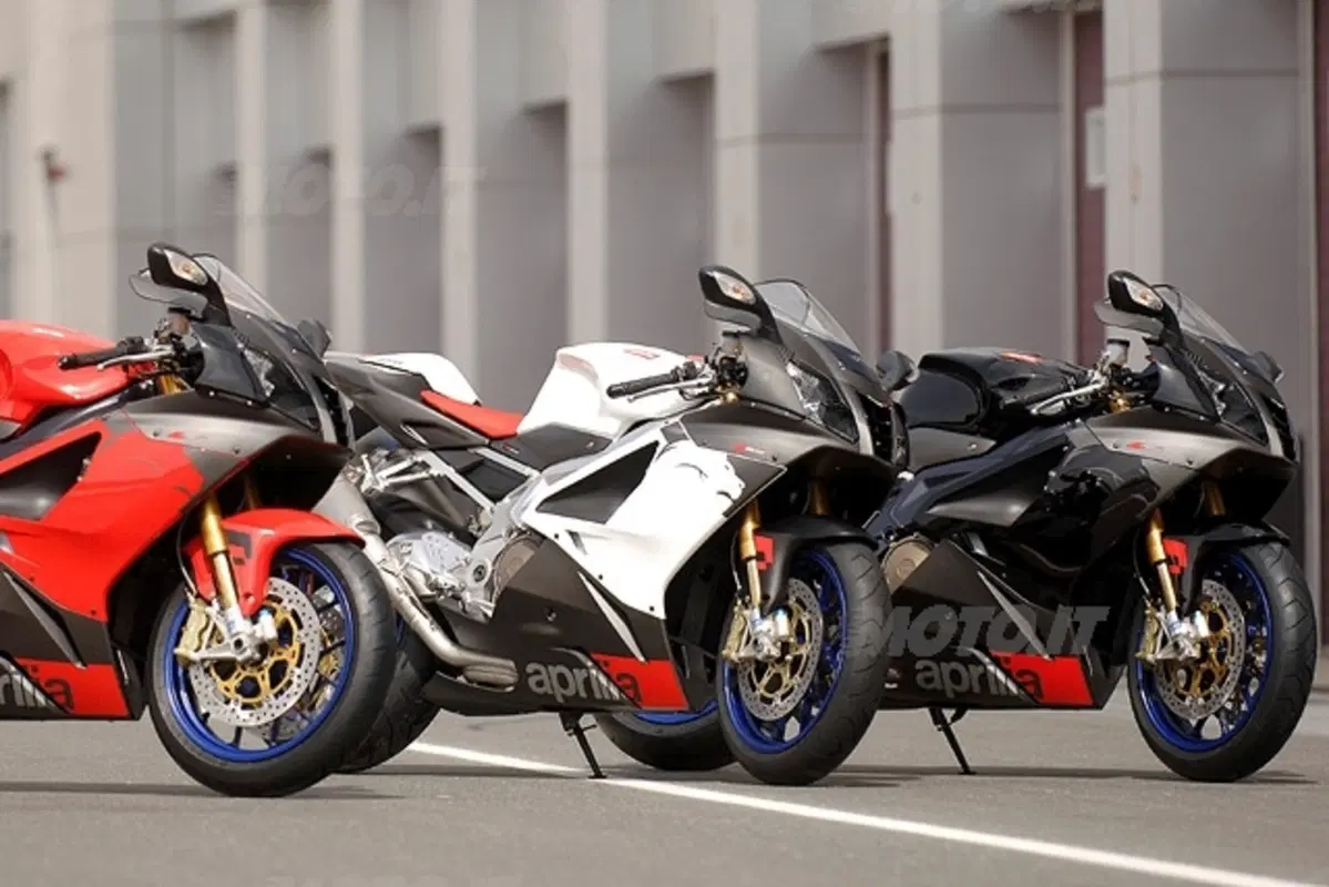 Aprilia RSV1000R e R Factory '06 (5)