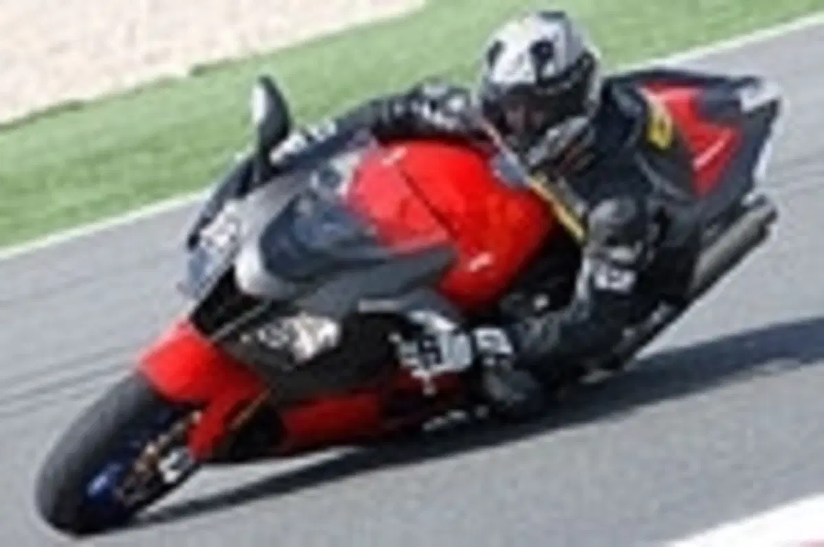 Aprilia RSV1000R e R Factory '06 (27)