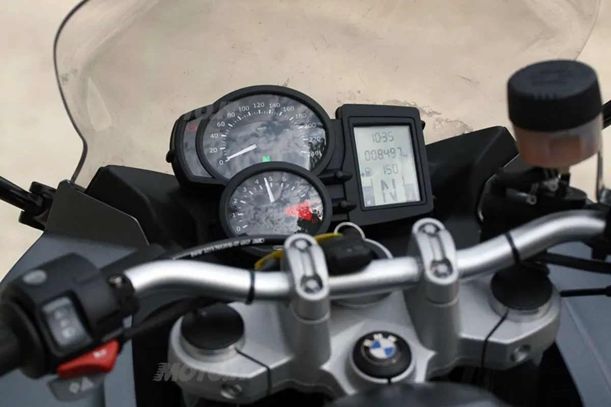 BMW F 800 ST (6)
