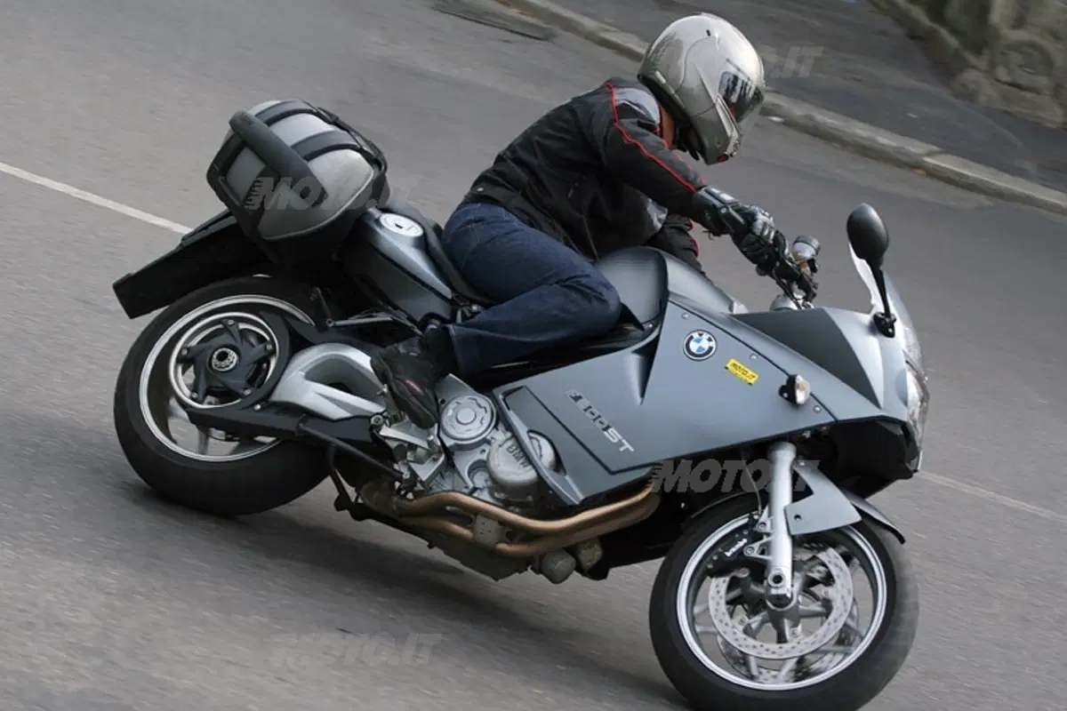 BMW F 800 ST (9)