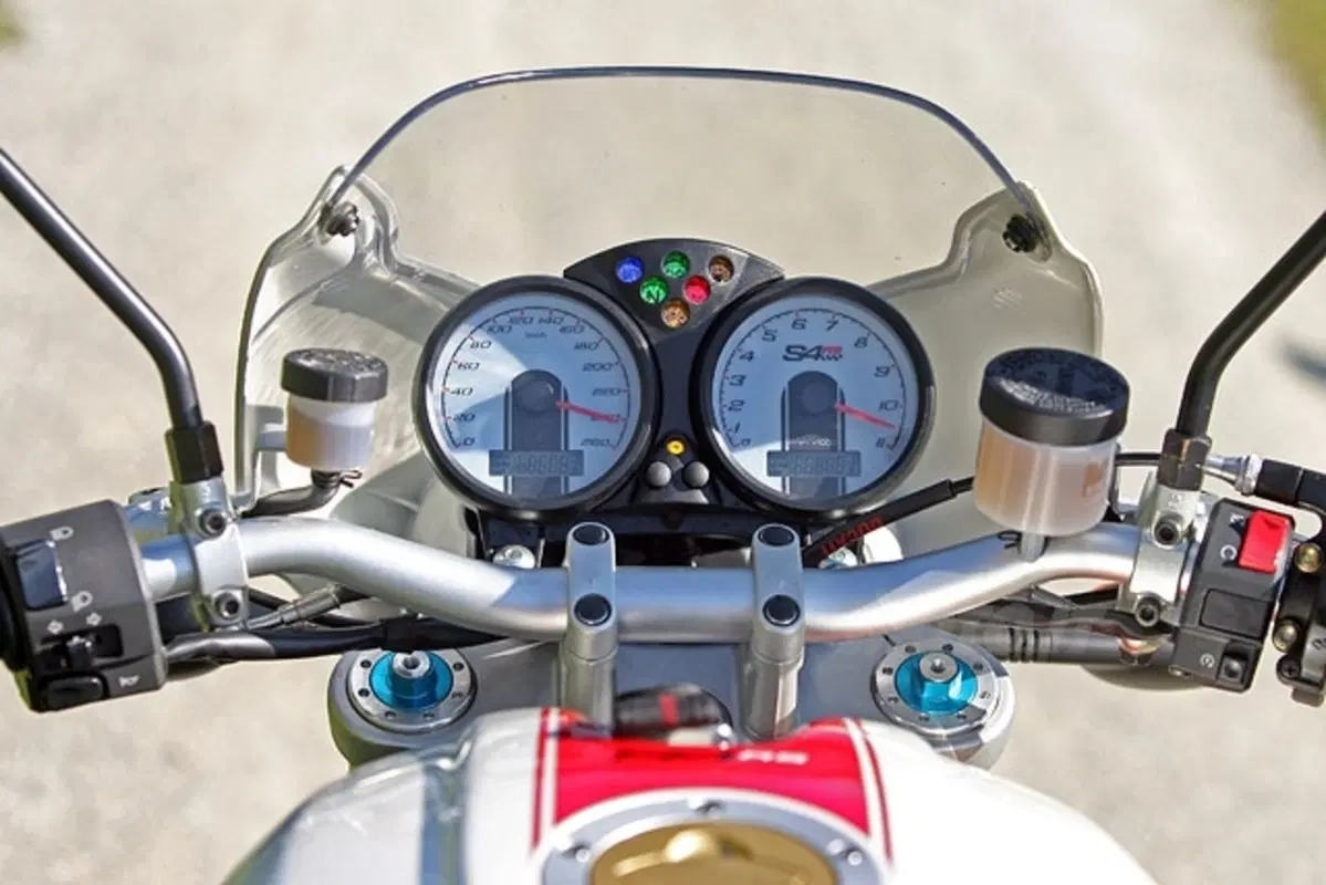 Ducati Monster S4RS Testastretta (6)