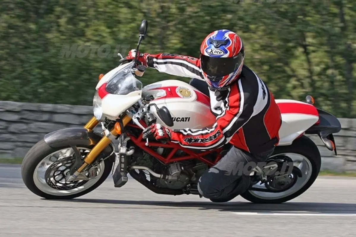 Ducati Monster S4RS Testastretta (9)