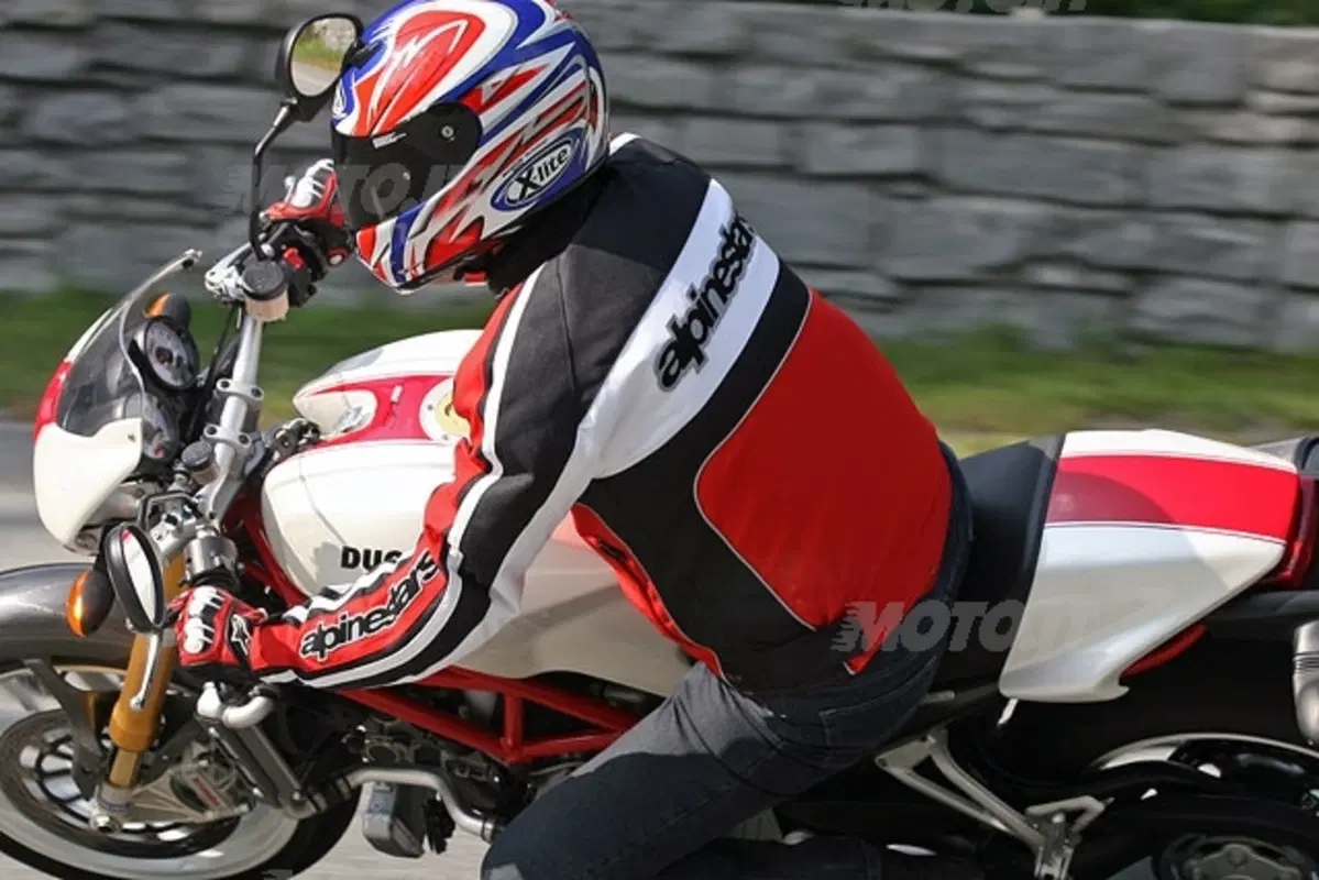 Ducati Monster S4RS Testastretta (11)