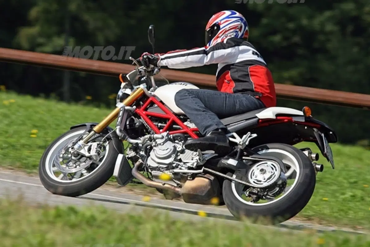 Ducati Monster S4RS Testastretta (12)