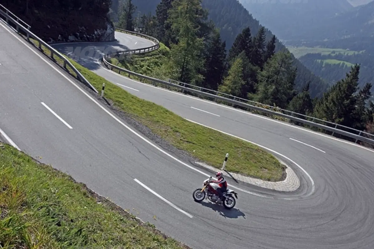 Ducati Monster S4RS Testastretta (14)