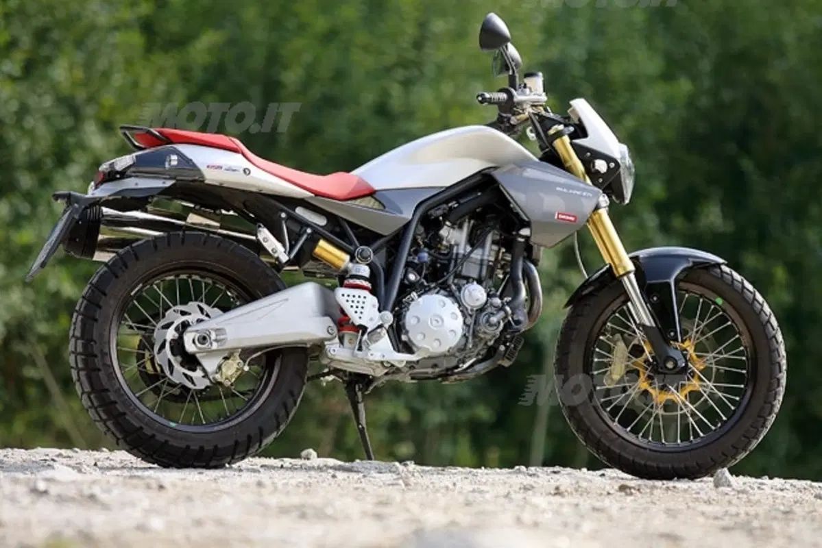 DERBI Mulhacén 659