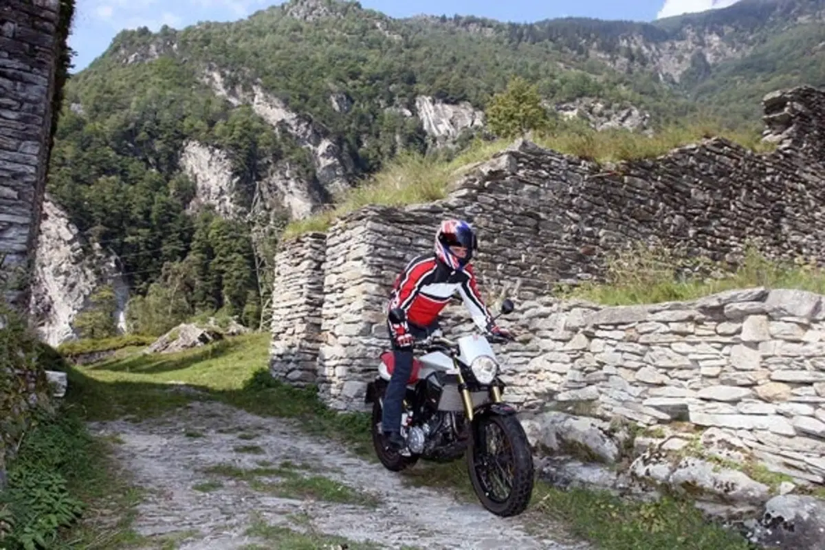 DERBI Mulhacén 659 (8)