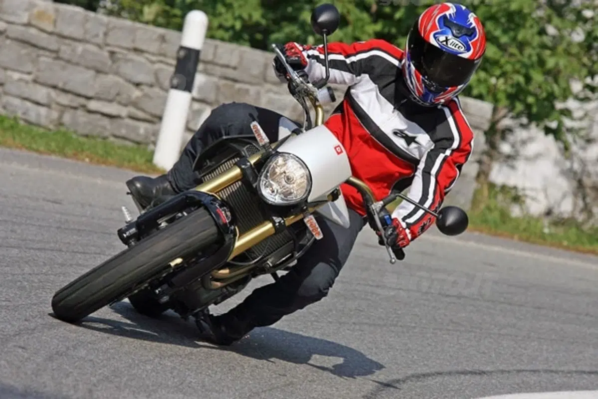 DERBI Mulhacén 659 (16)