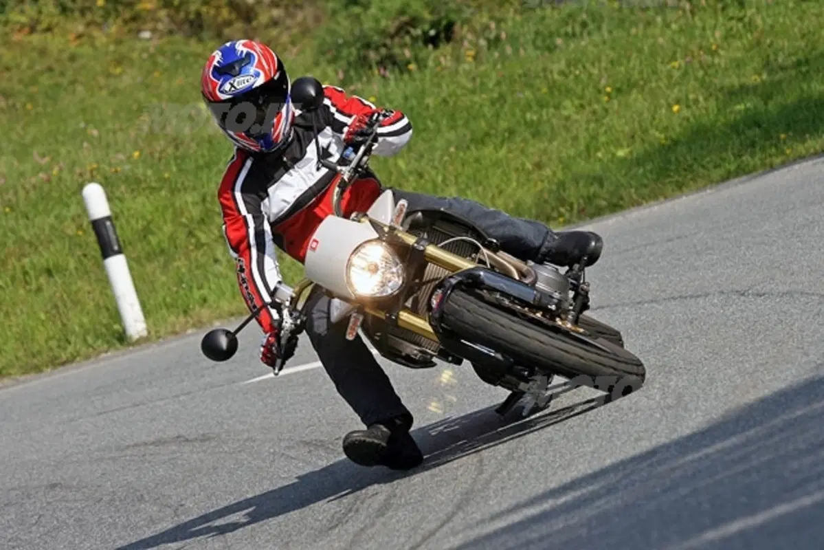 DERBI Mulhacén 659 (21)