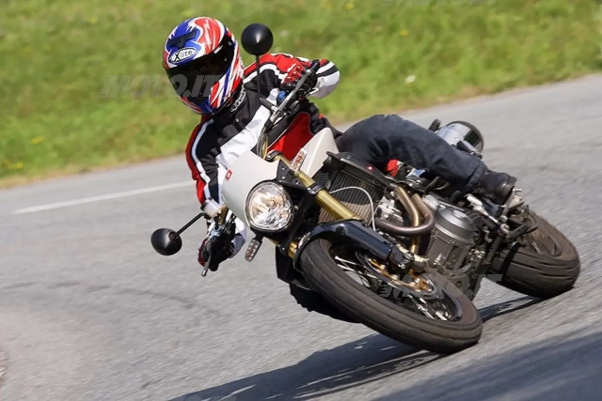 DERBI Mulhacén 659 (22)