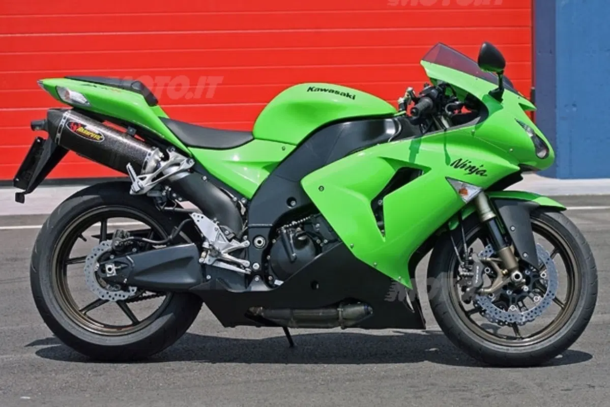 KAWASAKI Ninja ZX10-R (2)