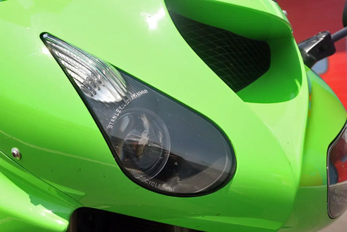 KAWASAKI Ninja ZX10-R (8)