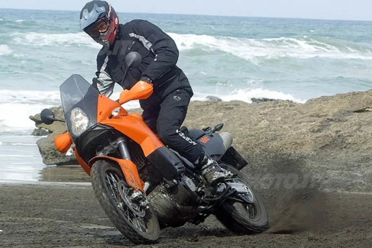 KTM 990 Adventure (2)