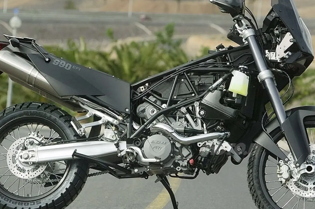 KTM 990 Adventure (10)