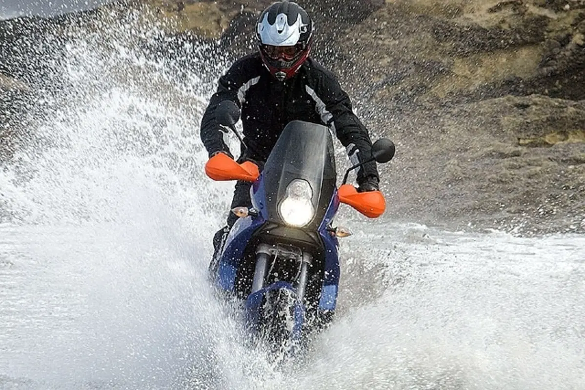 KTM 990 Adventure (18)