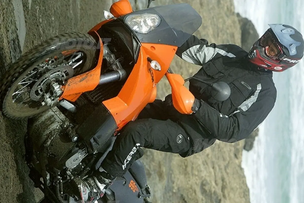 KTM 990 Adventure (19)