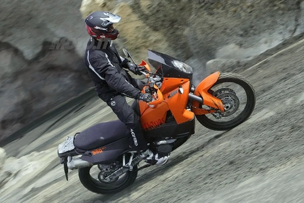 KTM 990 Adventure (20)