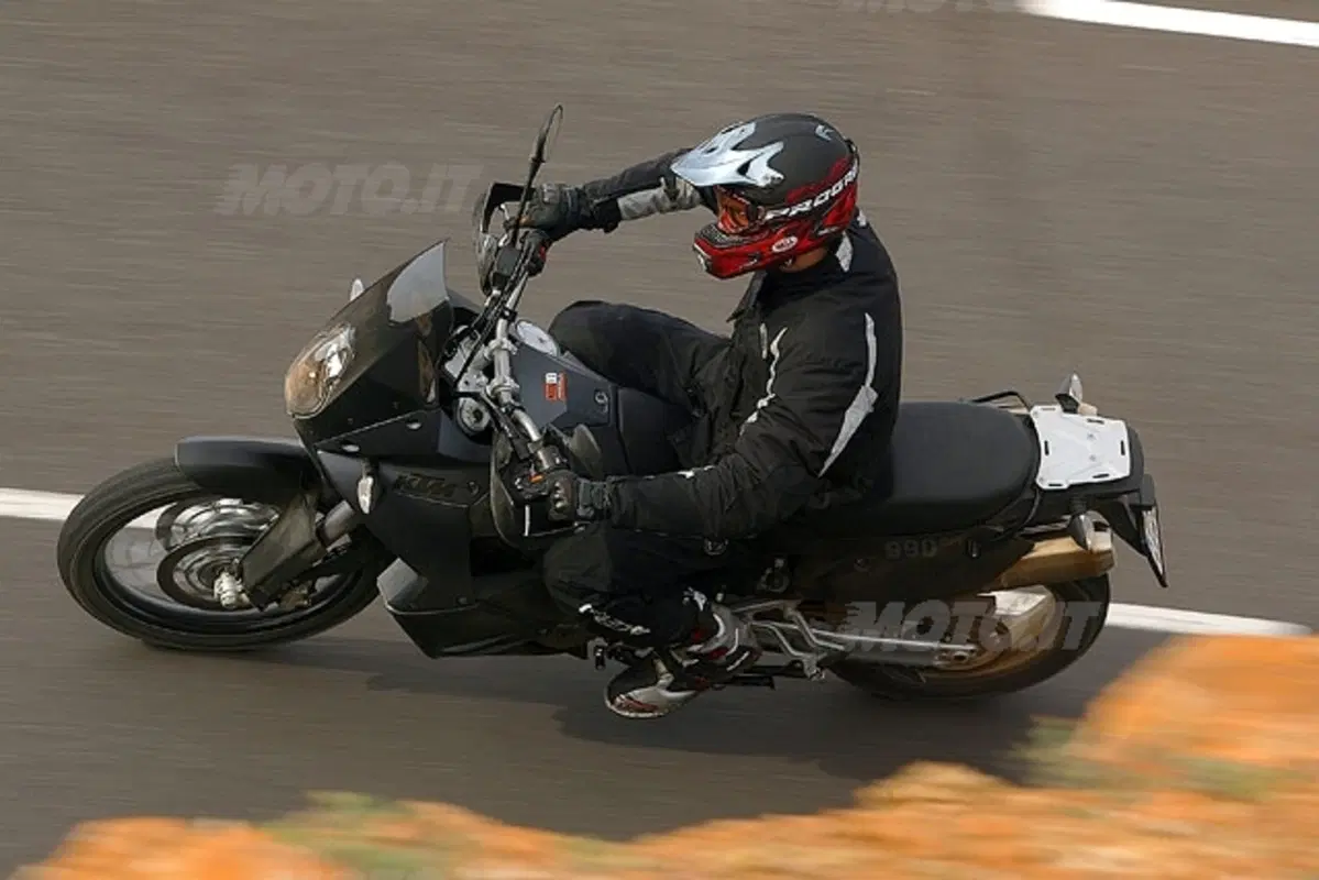 KTM 990 Adventure (22)